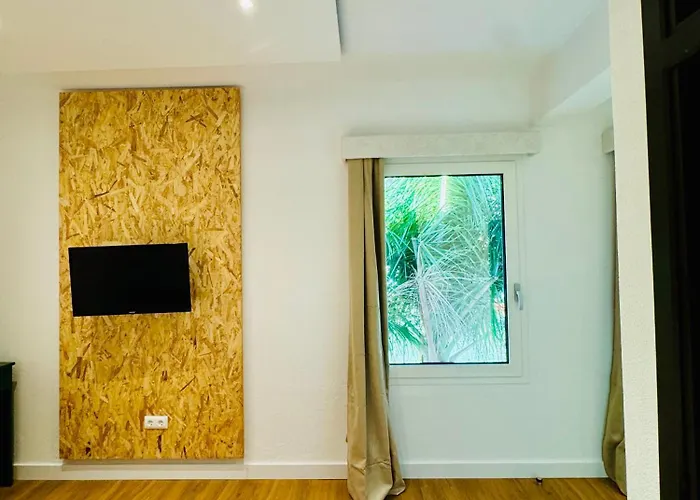 Vale Mar Guest בית הארחה 3*