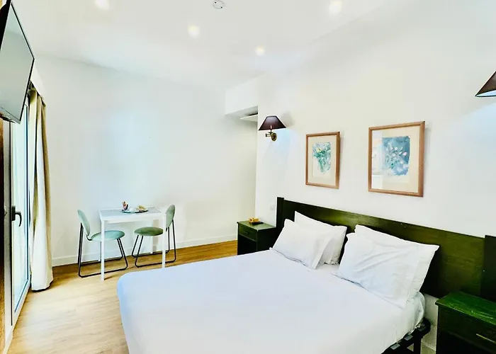 Vale Mar Guest בית הארחה