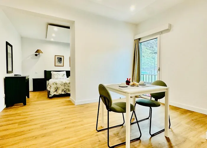 בית הארחה Vale Mar Guest 3*