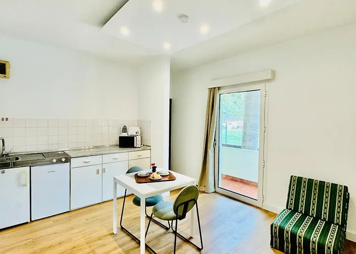 בית הארחה Vale Mar Guest 3*